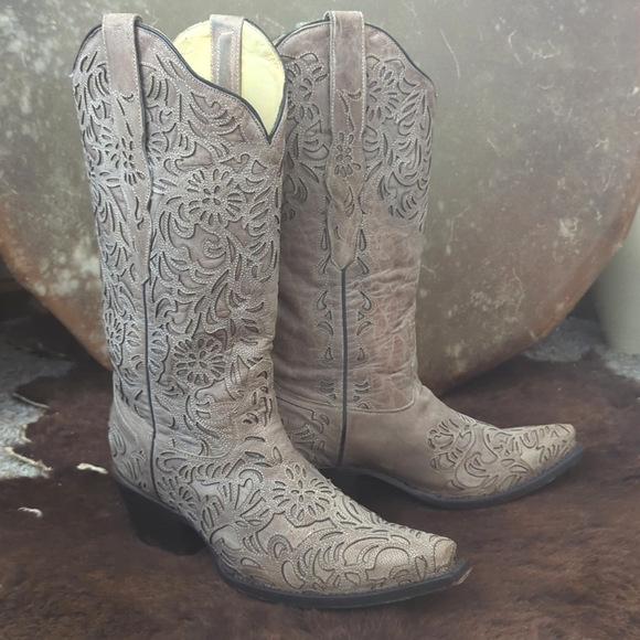 CORRAL G1388 ladies floral cut-out leather snip toe cowgirl boots sz8.5 like new - Picture 9 of 16